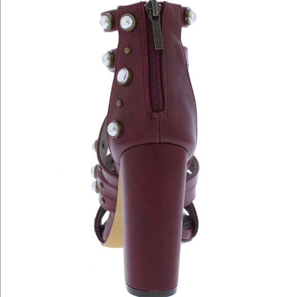 Skye - Picture 3 of 4